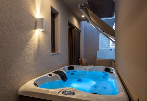 Devina Residence 2026 , Luxury City Jacuzzi Apartment