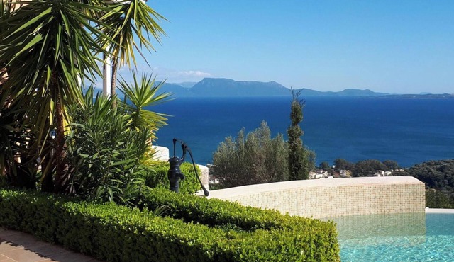 Die Drei Grazien, luxuriöse Villa mit eigenem Pool by Interhome