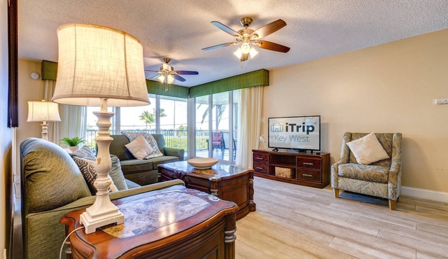 Duck Key Getaway: Charming 3BR Condo with Water Views, Steps from Angler & Ale, Near Marathon in Marathon
