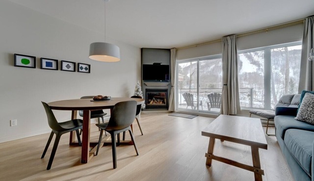 E202-Condo ski in ski out/vélo in vélo out in Bromont
