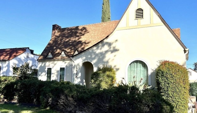 Elegant 3 BD/2 BA w/3 parking w/Self Chk, quiet in Alhambra