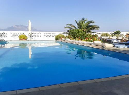 Elegant villa with sea view in Nerantza, private pool
