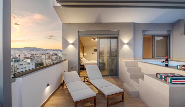 Elite Penthouse with Heated Pool and SkylineView