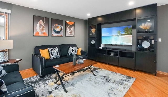Elk Grove Village Rental - Kingsbridge Rd in Elk Grove Village