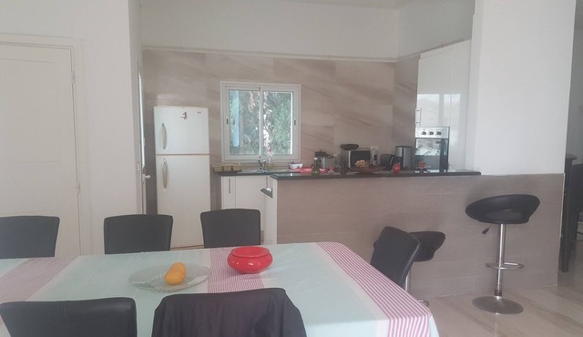 Etage de Villa Calme à 5 mn de la Zone Touristique