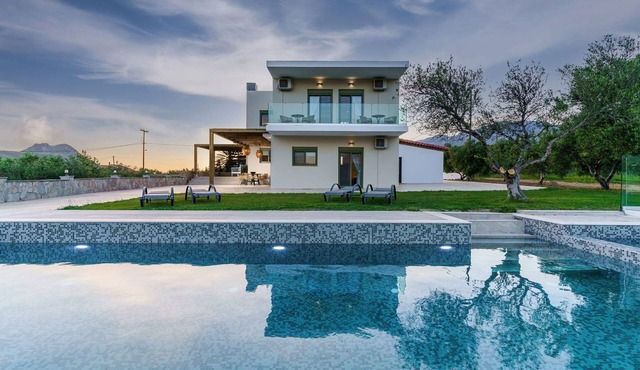 Exquisite Rethymno Villa | 5 Bedrooms | Villa Noitra | Beautiful