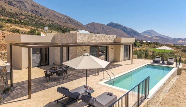 Filade luxury villa 1, pool,great views, south Crete