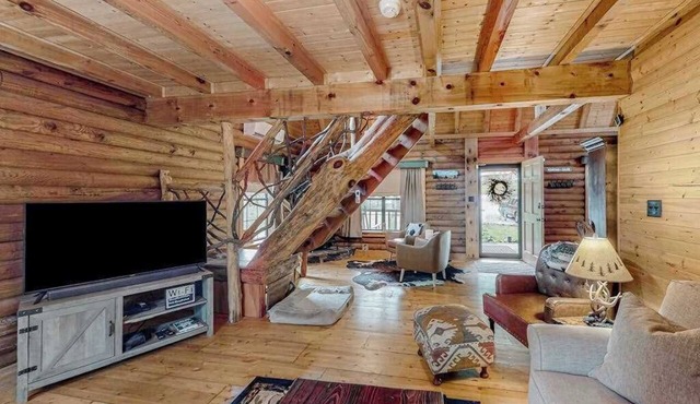 Glassy Mountain Getaway in Tiger