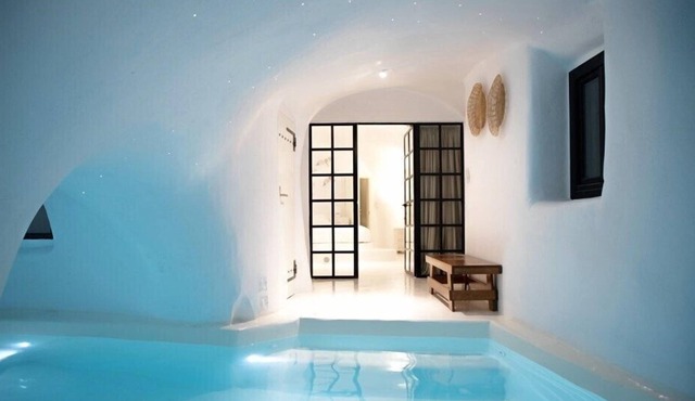 Gorgeous Santorini Villa | Aleria Luxury Cave | 3 Bedrooms | Beautiful Sea & Mountain View
