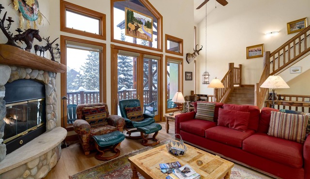 Great for Families! Winter Ski Shuttle! Cozy Fireplace! in Steamboat Springs