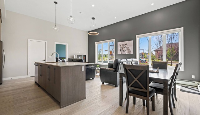 Ground-Level 3BR Condo w/UG Parking, Lawn Access in Northeast
