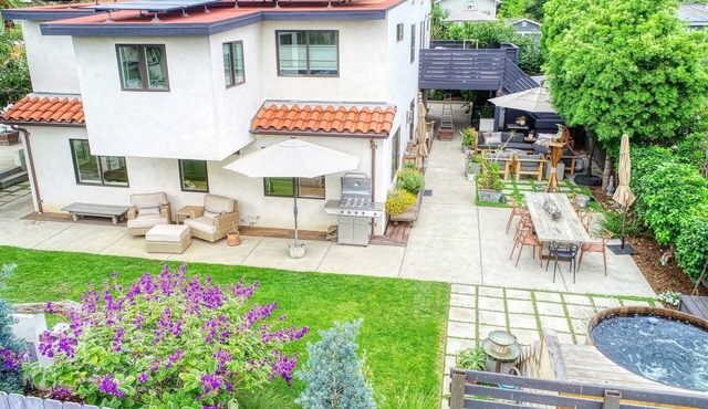 Hermes Haven Beach House - w/Hot Tub, Blocks to beach in Encinitas