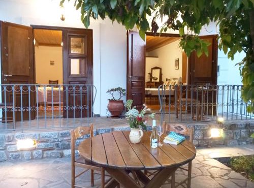 Hotel PARALIAKO Kyparissi