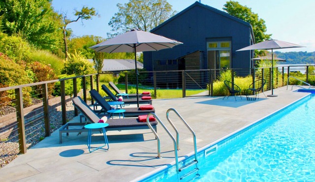 Hudson River Retreat w/Pool, Hot Tub, Treehouse & Private Beach in Cementon
