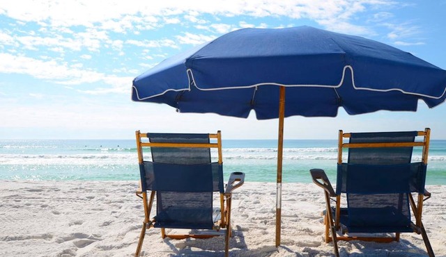 I.S.107- Charming! Ground Floor Only Steps to the Beach! Beach Service Included! in Fort Walton Beach