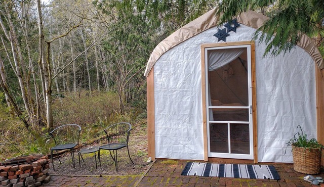 Idealic Island OFF-Grid Glamp + Soak in Marrowstone
