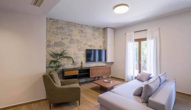 In Heart of Old Town Saint Rocco's Chic Apt.