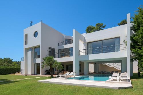 Ixian Hilltop Villa in Ialysos