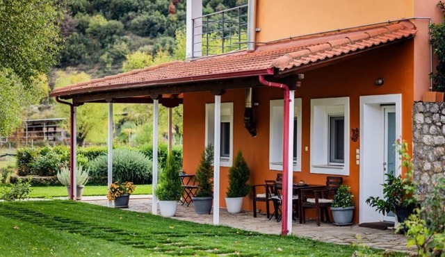 Kalavrita Milodesi Country House with Fireplace