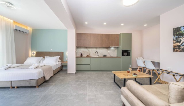 KARAVOMYLOS STUDIO by ELENI & MEMAS Luxury Apartments