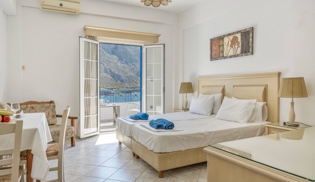 Katerina's Studio '2' with Sea View and Private Balcony in Arginonta