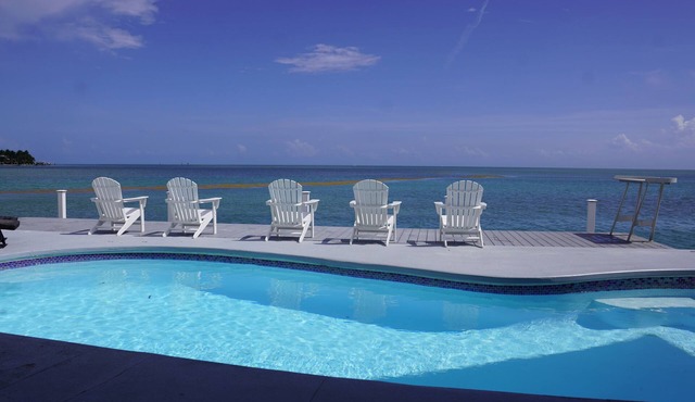 Keys Oceanfront Oasis 4BR, 3.5 Bath Pool Home in Marathon. Amazing views in Marathon