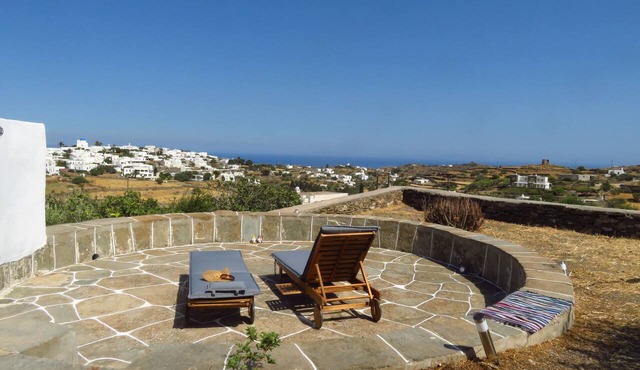 Kypseli House - Quiet Garden Home for Families & Groups, steps from Apollonia