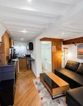L 'iris, studio Hyper-centre, rue Arcisse de caumont, nouvelle equipe d entretien in Caen