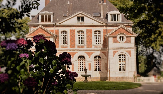 Large gite for 28 people in a castle in the heart of Normandy in Beuzevillette