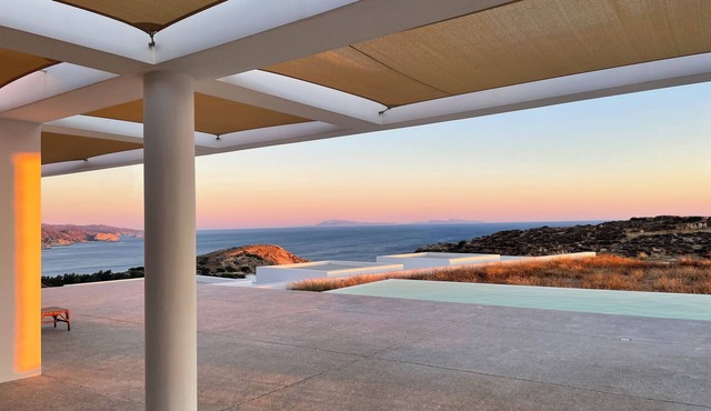 Laurentis Villa - Architect home with 180° sea views and a path to a wild beach