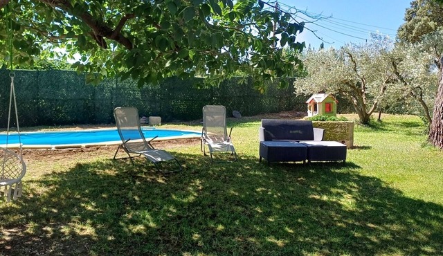 Le Mélomane - Maison climatisée avec jardin clos in Montfrin