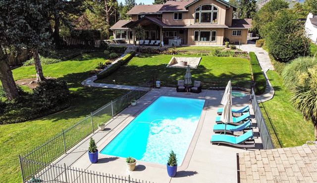 Lovely Riverfront Grants Pass Home: Pool & Hot Tub in Grants Pass