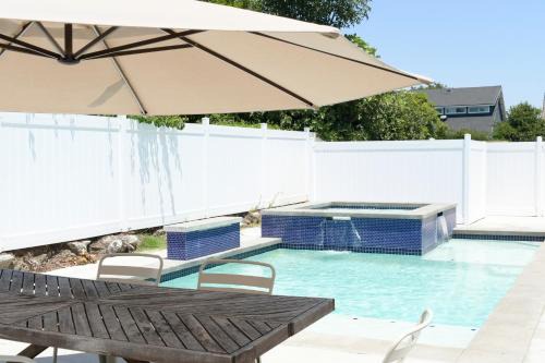 Lux 6BedRoom Villa with Salted Pool, Hot tub and near Disneyland in Anaheim