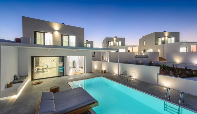 Luxury 2BR Cretan Villa Near Hersonissos Beaches in Hersonissos