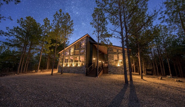 Luxury Basecamp: Fire Pit, Games, Close to Trails in Broken Bow