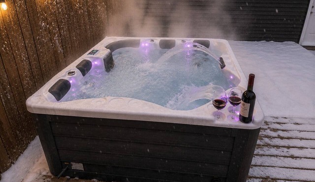 Luxury Home away from Home, a stunning haven with 3 bedrooms and 2.5 bath in Calgary