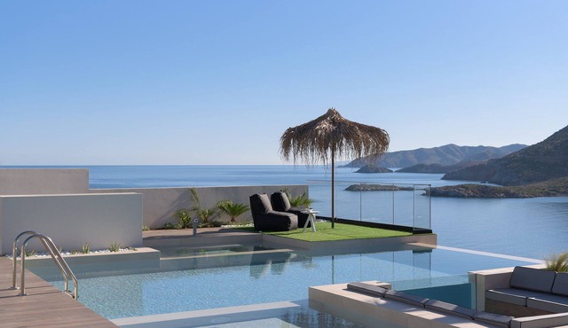 Mayana Luxury Villa, an infinite blue experience