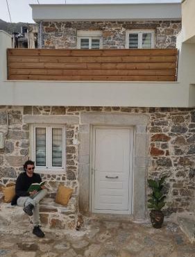MENELAUS Stone House