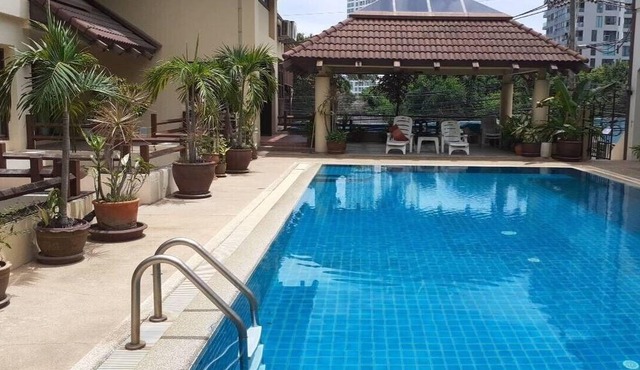 mikes dream pool access villa in pattaya