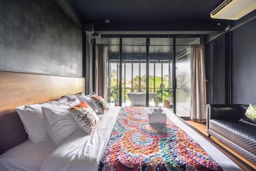 MIQ Ekkamai2 3BR Designer home Oval Bathtub 15pax in Bangkok