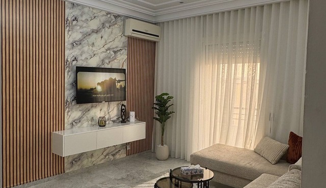 Modern Apt in Aouina with AC , Quick Airport Access, Fully Equipped, Cozy &Clean