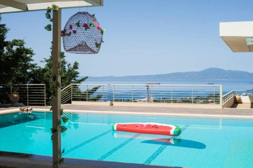 Modern Luxury Villa with Pool, just 5min to sea