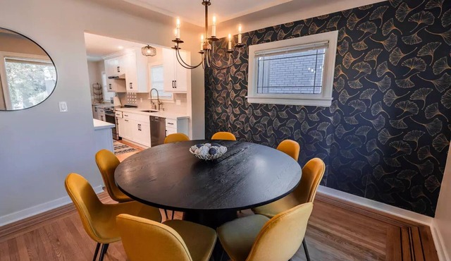 Multigenerational families, work groups, friends, gather a block from Greenlake! in Seattle