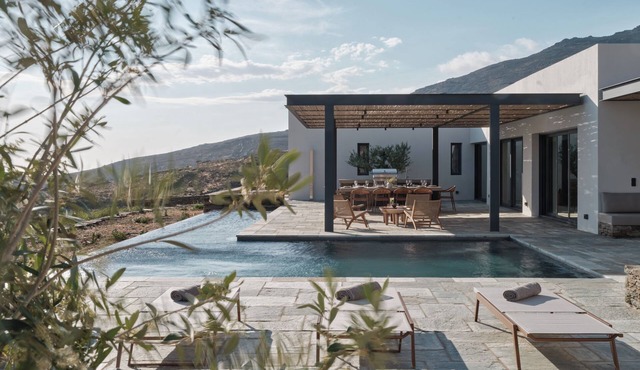 Naēllea - Luxury 5 bedroom villa