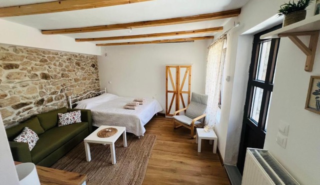 Nevoliani stone house