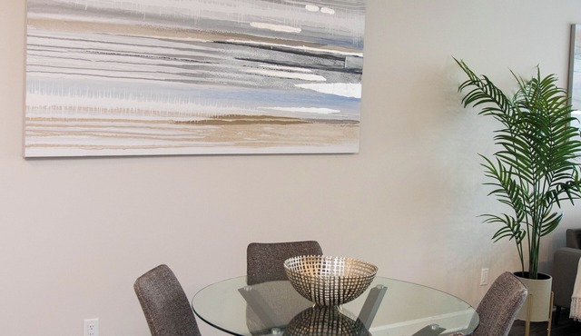 New Elegant & Stunning Townhome - 7 min from beach! in Carleton Place