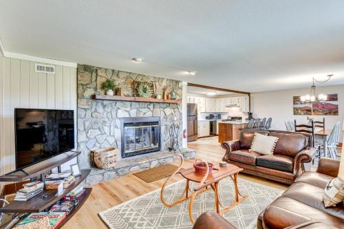 Newly Renovated Sky Valley Condo w/Mtn Views in Sky Valley