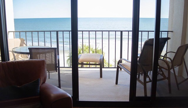 Oceanfront Bold & Stately Condo Top Listing 2021 Books Early-Family Friendly in Myrtle Beach