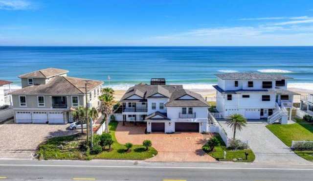 Oceanfront Retreat! Sleeps 12 in Ponte Vedra Beach