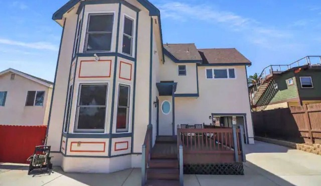 Oceanside Yard in Oceanside